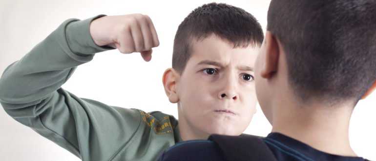 Почему отмечается агрессивное поведение подростков