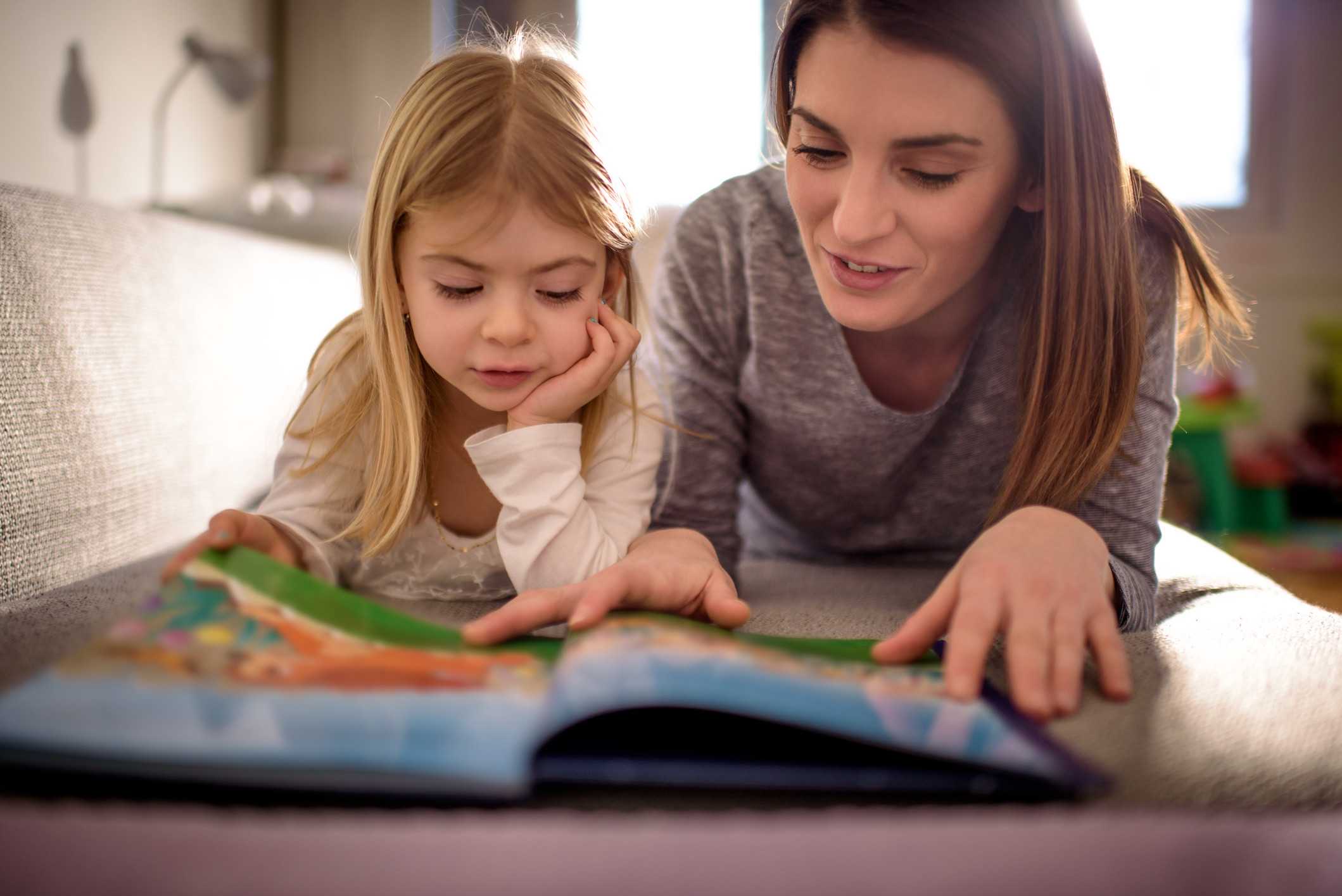 Как научить ребенка любить читать? маленькие хитрости