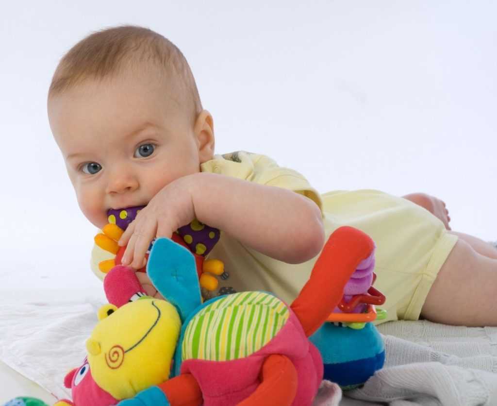 Гармоничное развитие и воспитание ребенка в первый год жизни