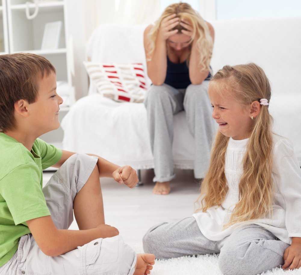Застенчивый ребенок: как ему помочь преодолеть стеснение - parents.ru