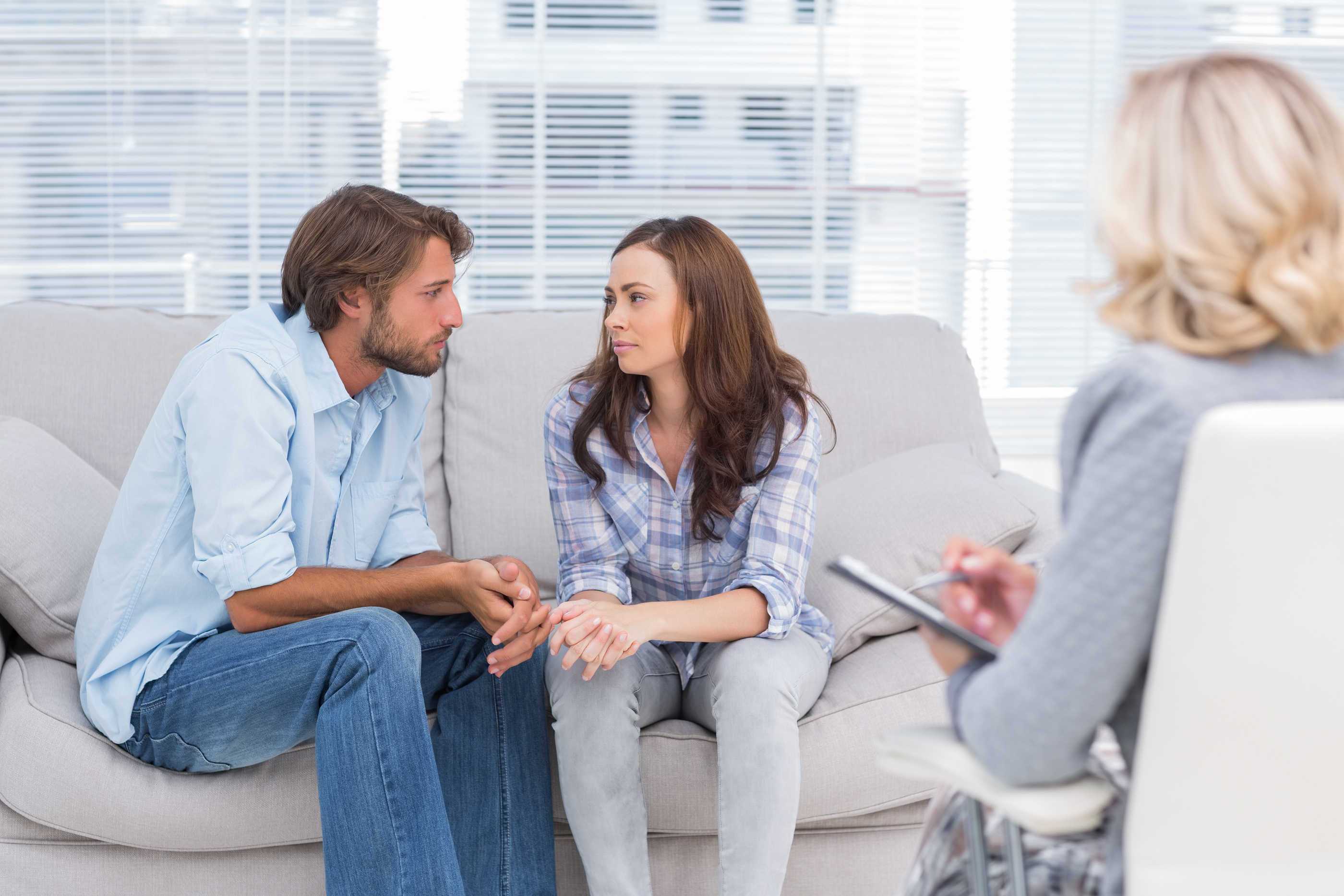 Как сохранить брак: 8 причин развода, советы психолога, как спасти отношения
