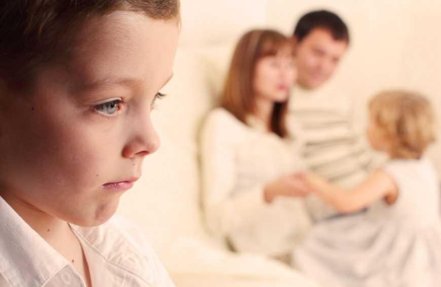 Детская ревность: ребенок ревнует к другому ребенку, маму к папе