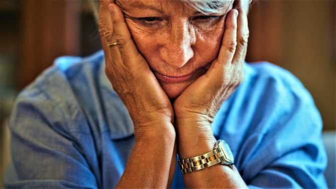 Деменция: что это такое, признаки и симптомы, лечение, профилактика