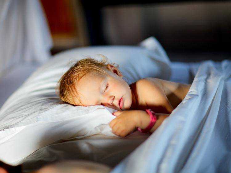 Ребенок перегулял — как его уложить спать?