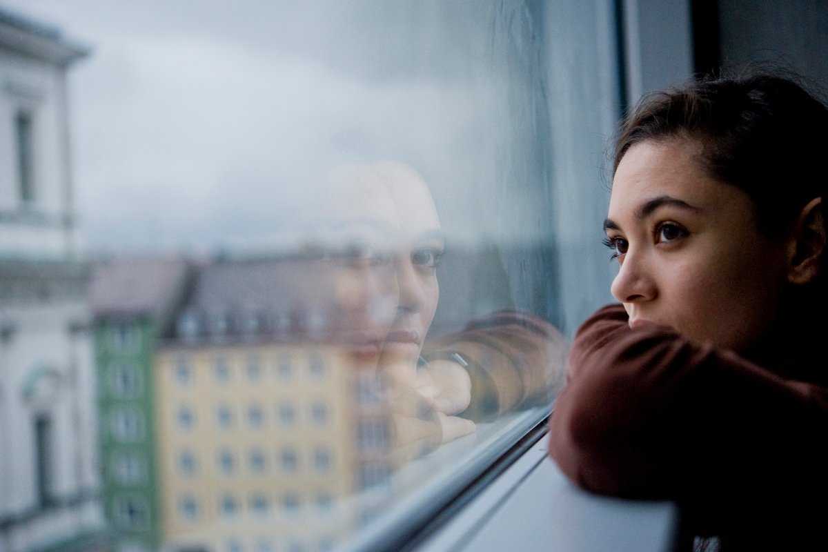 Как избавиться от депрессии и одиночества: препараты, советы психолога - sammedic.ru