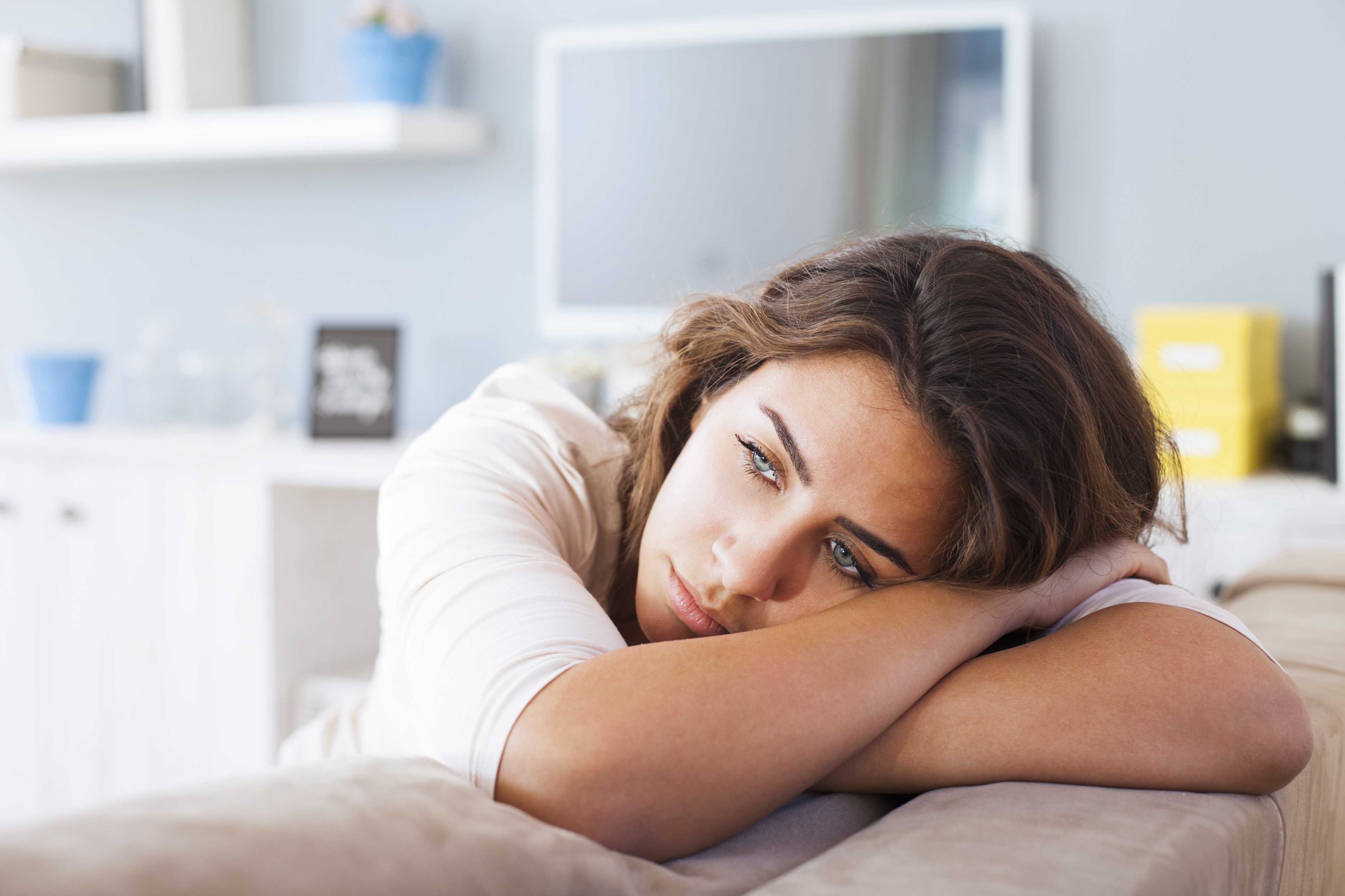 Сонливость и слабость у женщин - 15 причин, лечение, профилактика