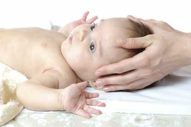 Новорожденный ребенок дергается или трясется: причины и лечение тремора новорожденных