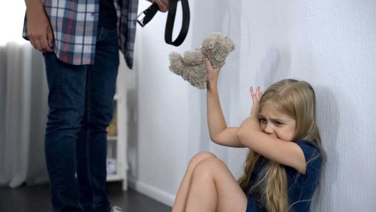 Почему нельзя шлепать детей: веские причины (исследования)