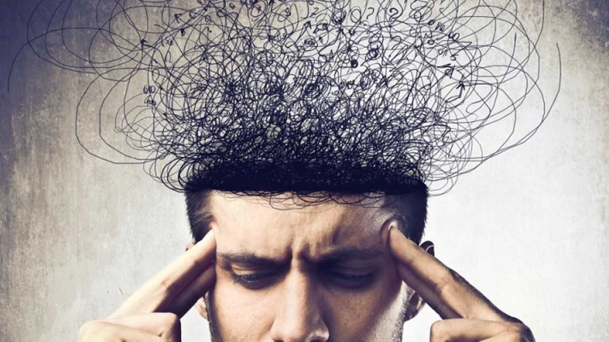 Как перестать накручивать плохие мысли: рекомендации психологов