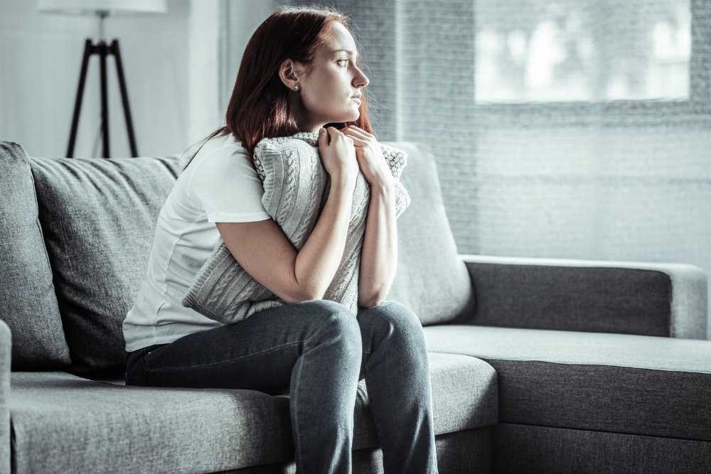 Осенняя депрессия: почему начинается или обостряется в это время года, симптомы, как избавиться самостоятельно, что делать женщинам, как справиться мужчинам