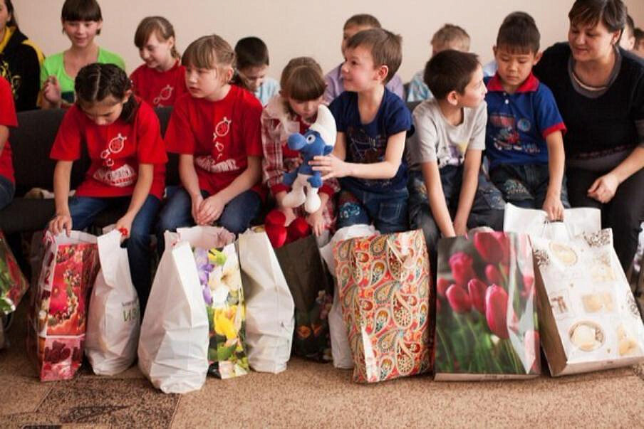 Правильные подарки в детский дом | милосердие.ru