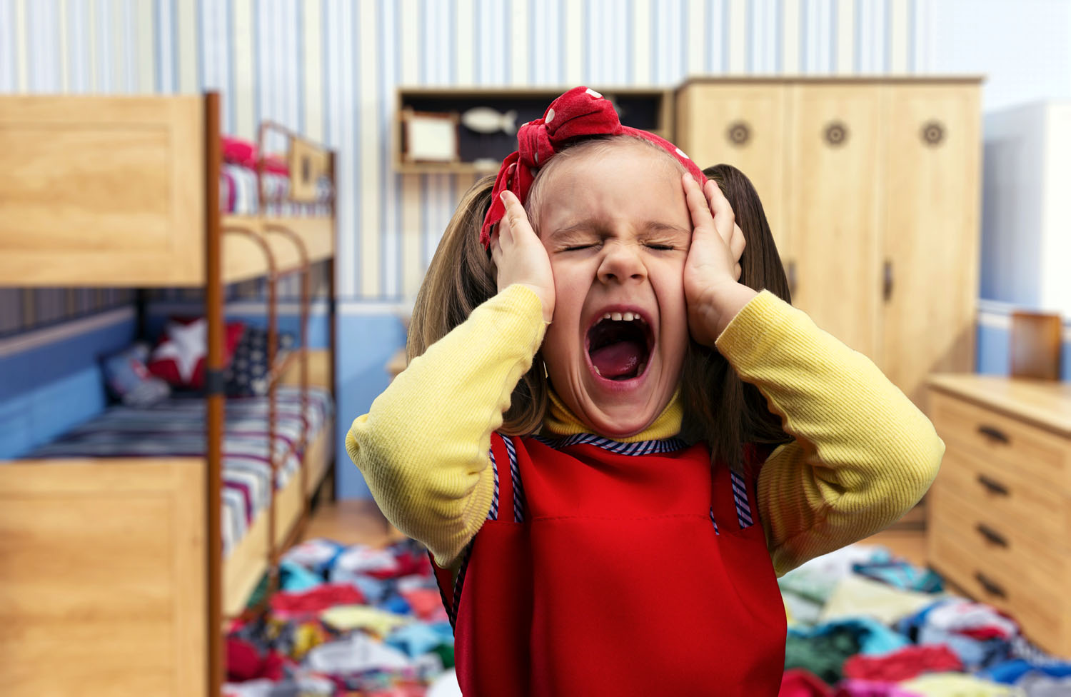 Детская истерика: как ее отличить, остановить и что делать для профилактики истерики у ребенка