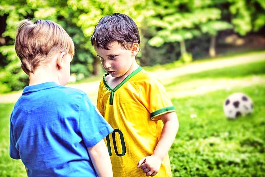 Как научить ребенка защищаться. словами или кулаками? отношения со сверстниками от 3 до 7