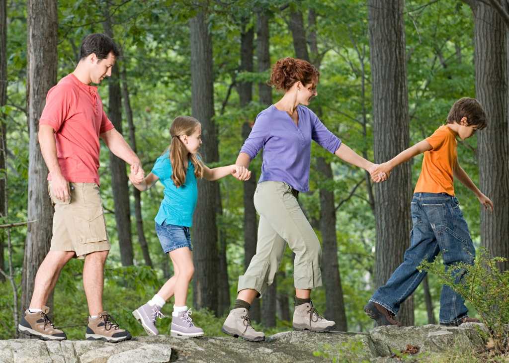 Как правильно гулять с ребенком? | уроки для мам