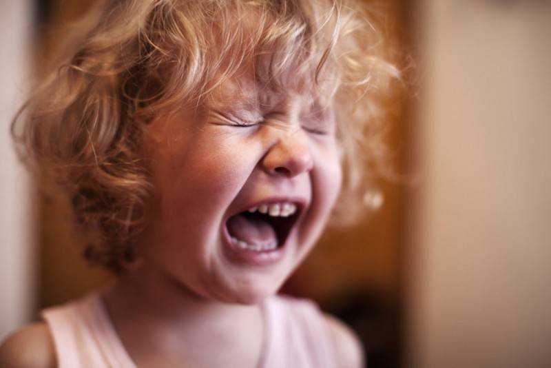 Как правильно реагировать на плач ребенка?