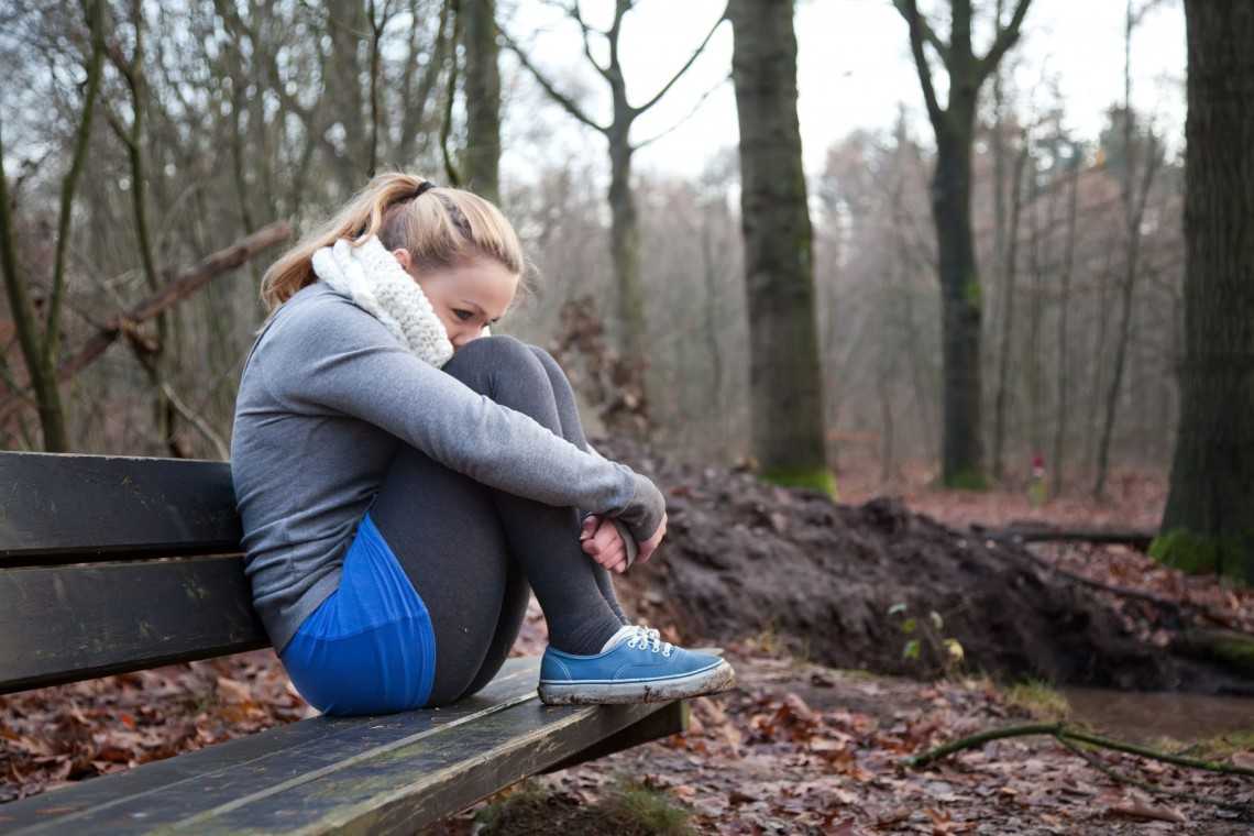 Осенняя депрессия у женщин и мужчин: симптомы, как бороться, когда к психиатру