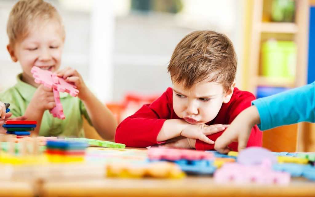 Развлеки себя сам: 6 подсказок для родителей, как приучить ребенка к самостоятельным играм