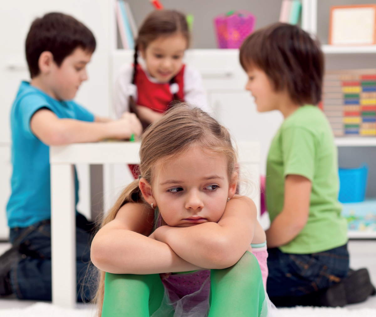 Ребенок не хочет общаться с детьми: причины, симптомы, типы характера, психологический комфорт, консультации и советы детского психолога
