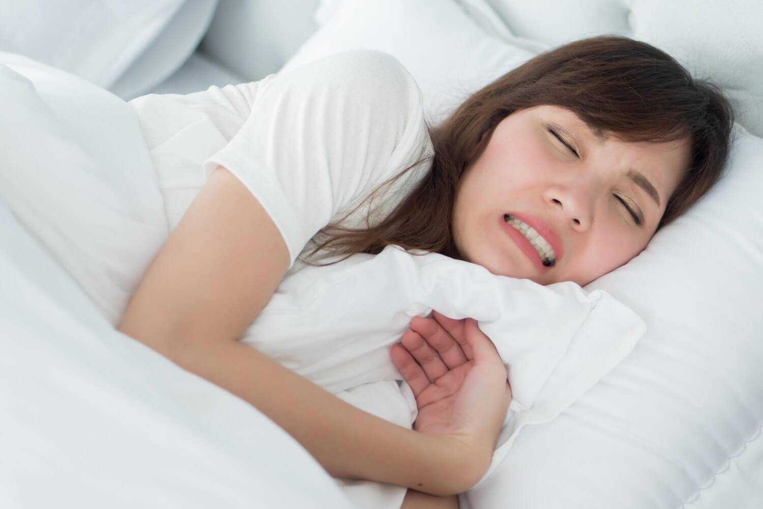 Скрежет зубами во сне у ребенка: каковы причины и мнение врача комаровского о проблеме