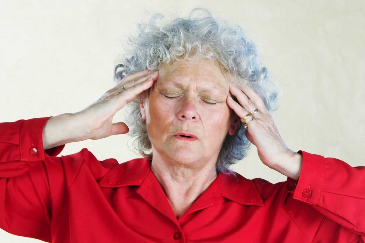 Тремор головы: причины, лечение, почему трясется голова, что за болезнь, при шейном остеохондрозе