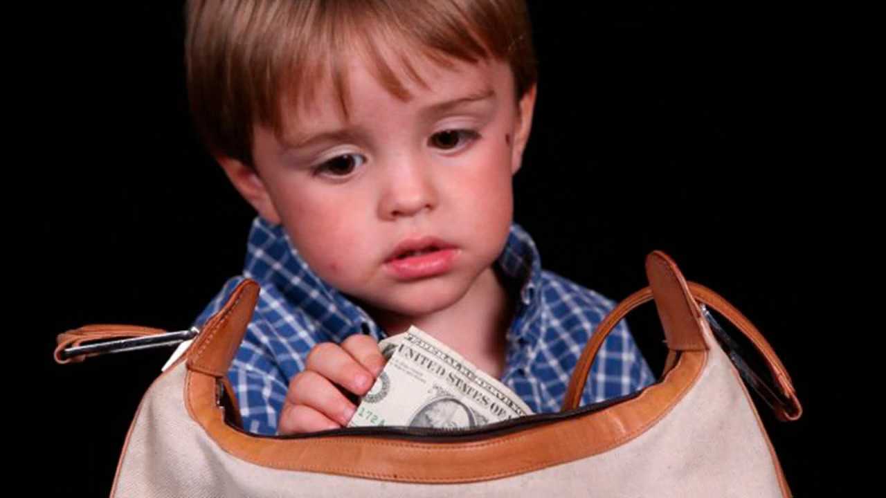 Что делать если ребенок ворует деньги