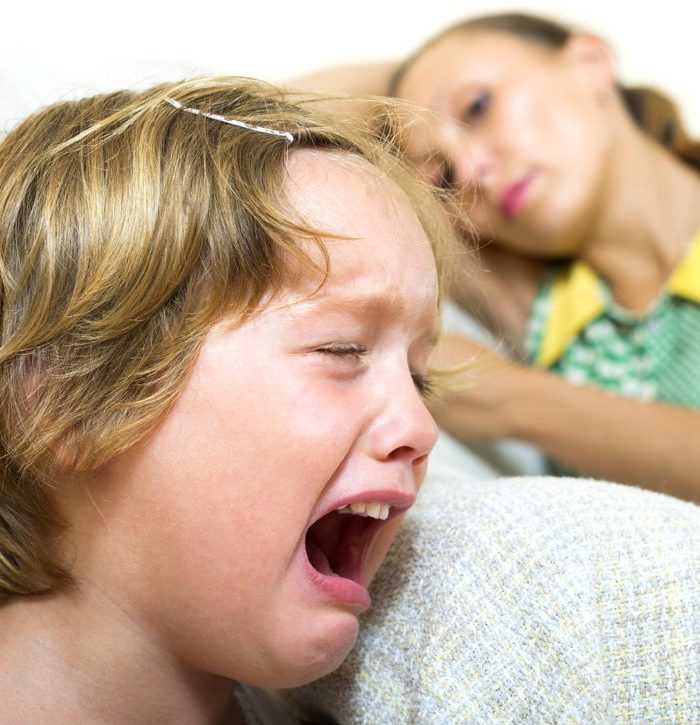 Почему ребенок может капризничать, причины и что делать, советы психологов