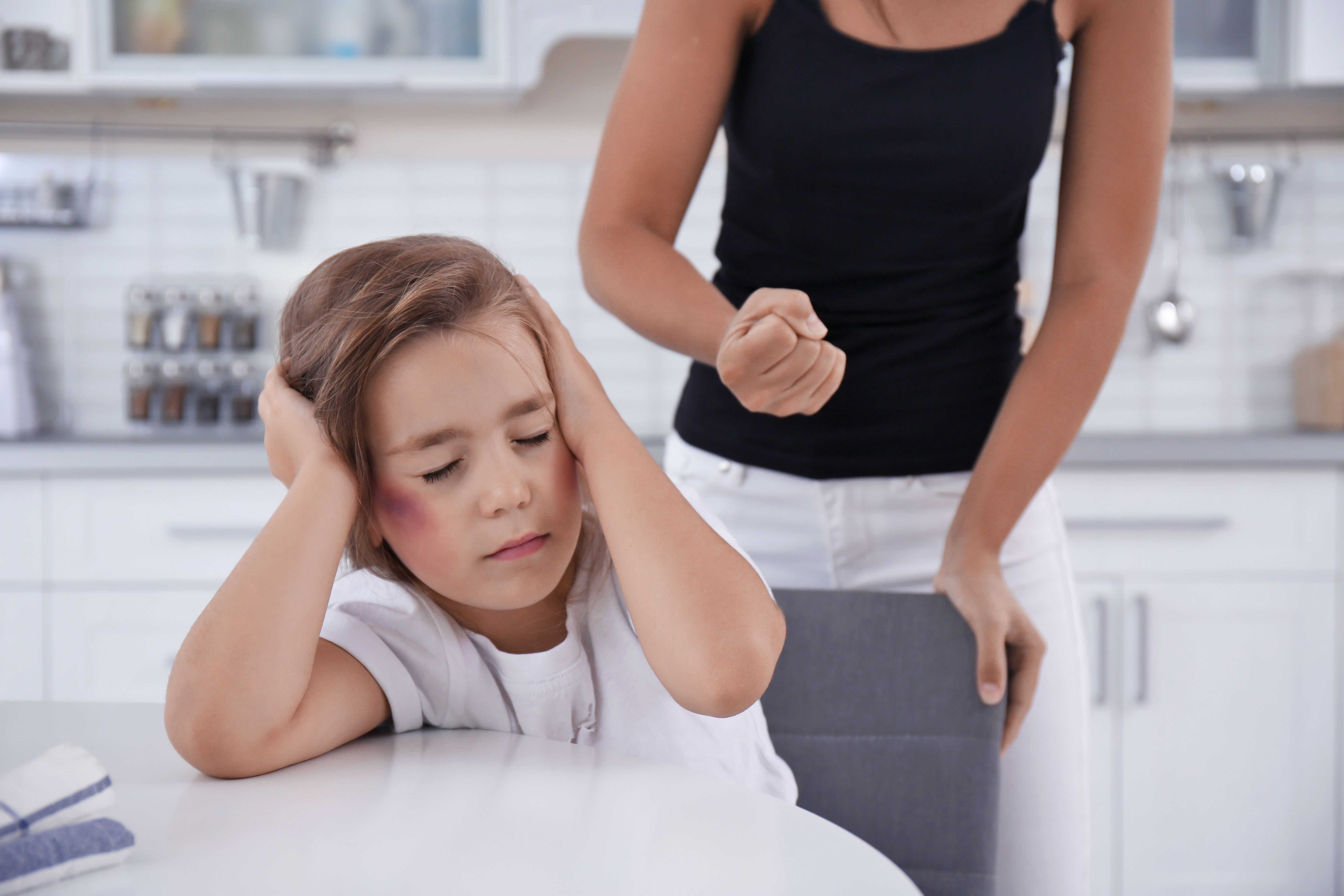 Воспитание криком: как наверняка сломать ребенку жизнь
