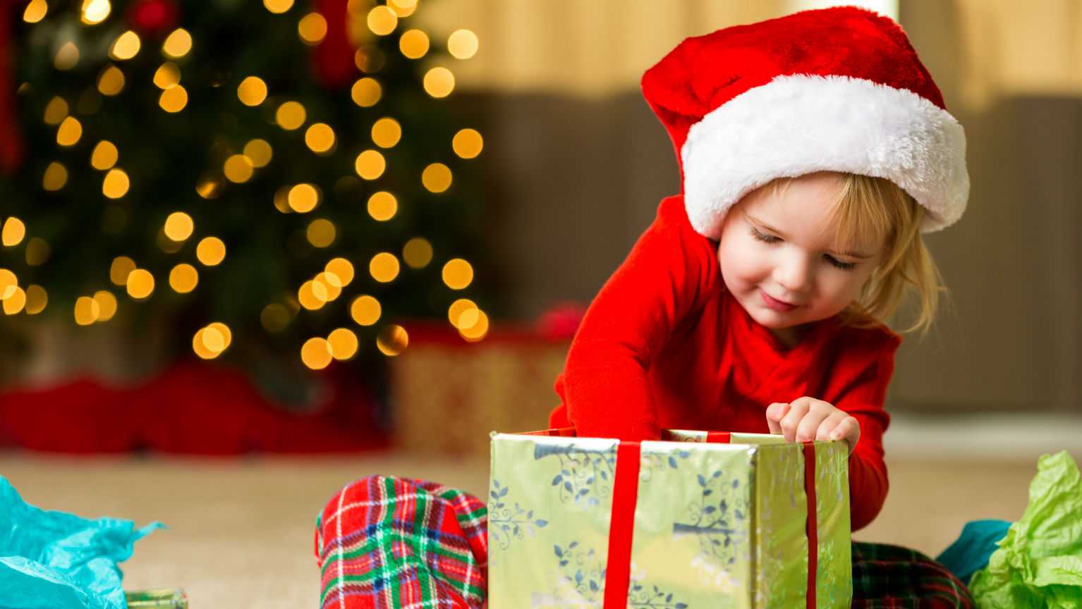 Новогодние подарки детдомовцам – дарить или не дарить? | православие и мир