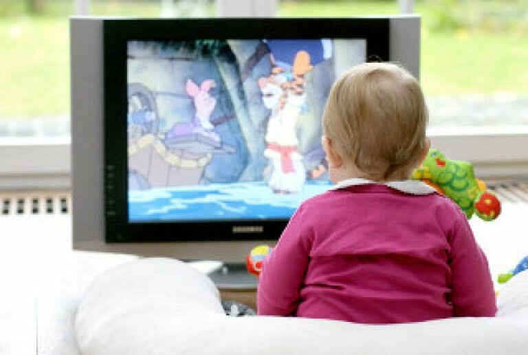 Злободневная проблема — ребенок и телевизор