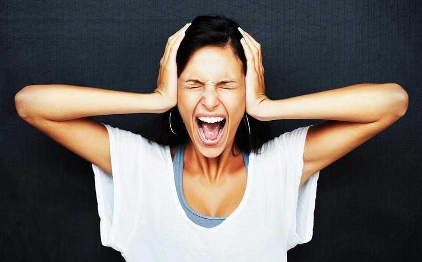 Нервный смех: почему мы смеемся, когда нервничаем?