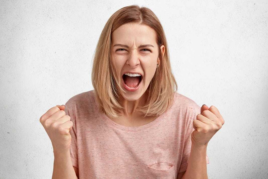 Управление гневом: почему человек не может контролировать свои эмоции, как научиться сдерживать раздражительность и агрессию, психология стрессовой ситуации