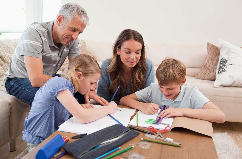 Почему родители учат уроки с детьми? и правильно ли это? отвечают мама, психолог и педагог