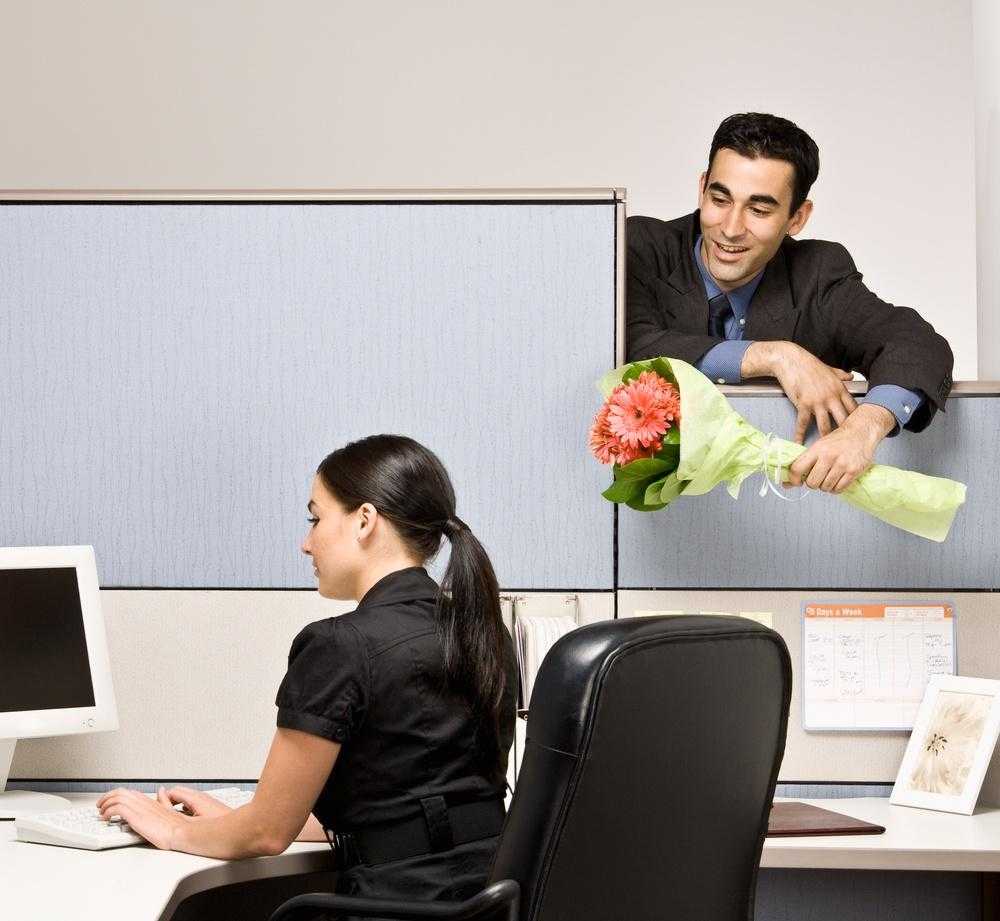 Любовные отношения на работе: стоит ли заводить отношения с коллегой по работе?