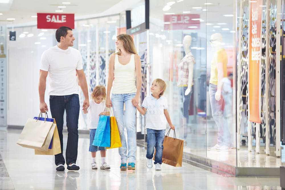 Как ходить с ребёнком за покупками?
